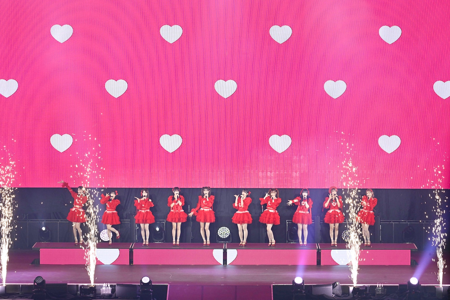 「＝LOVE ARENA TOUR 2025『～Timeless Tales～』」ファイナル公演の様子。(c)YOANI / ソニー・ミュージックレーベルズ