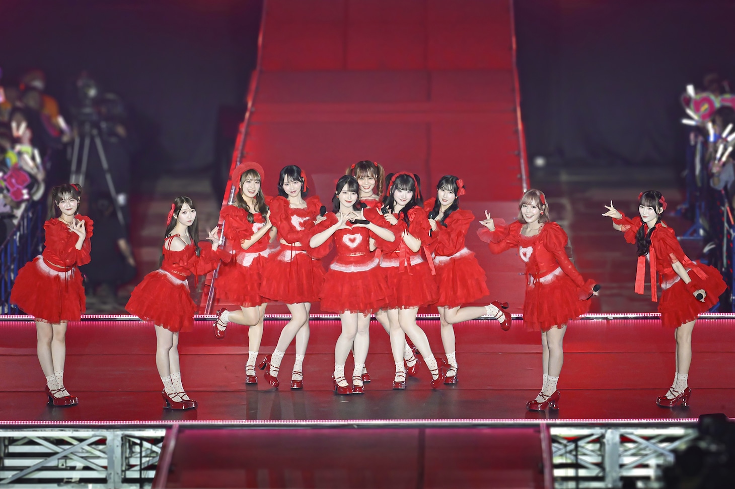 「＝LOVE ARENA TOUR 2025『～Timeless Tales～』」ファイナル公演の様子。(c)YOANI / ソニー・ミュージックレーベルズ