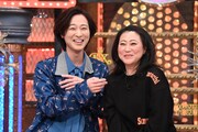 左から山内惠介、友近。