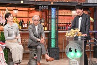 左から朝日奈央、岩城滉一、川島明（麒麟）。