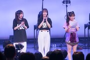 左からMARIN、MINA、青柳佑芽。