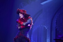 氷川きよし。「KIYOSHI HIKAWA＋KIINA. Concert Tour 2025 ～KIINA’S LAND～」より。