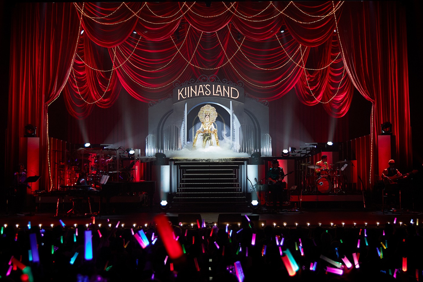 「KIYOSHI HIKAWA＋KIINA. Concert Tour 2025 ～KIINA’S LAND～」の様子。