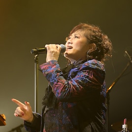 渡辺美里が大好きな曲ばかり披露、デビュー40周年ライブで「My Revolution」など13曲