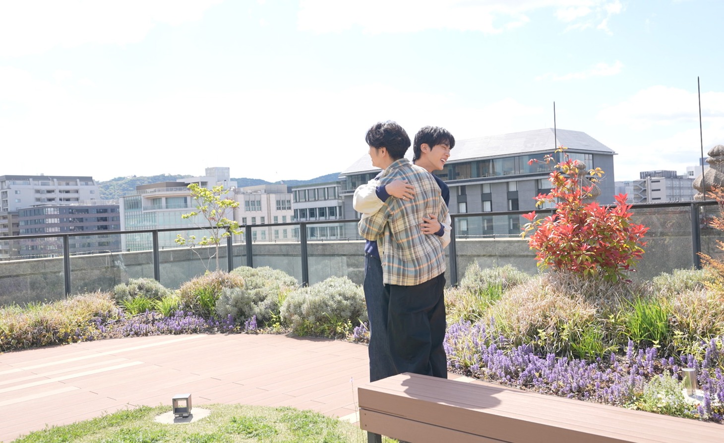 再開を喜ぶJINと相葉雅紀。©日本テレビ