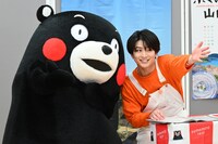 VTRフリをするくまモンとハル。