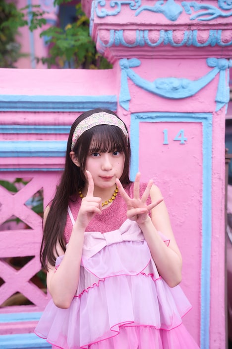 小久保柚乃「こくぼづかん 2」より。©中村和孝 / 小学館