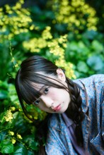 小久保柚乃「こくぼづかん 2」より。©中村和孝 / 小学館