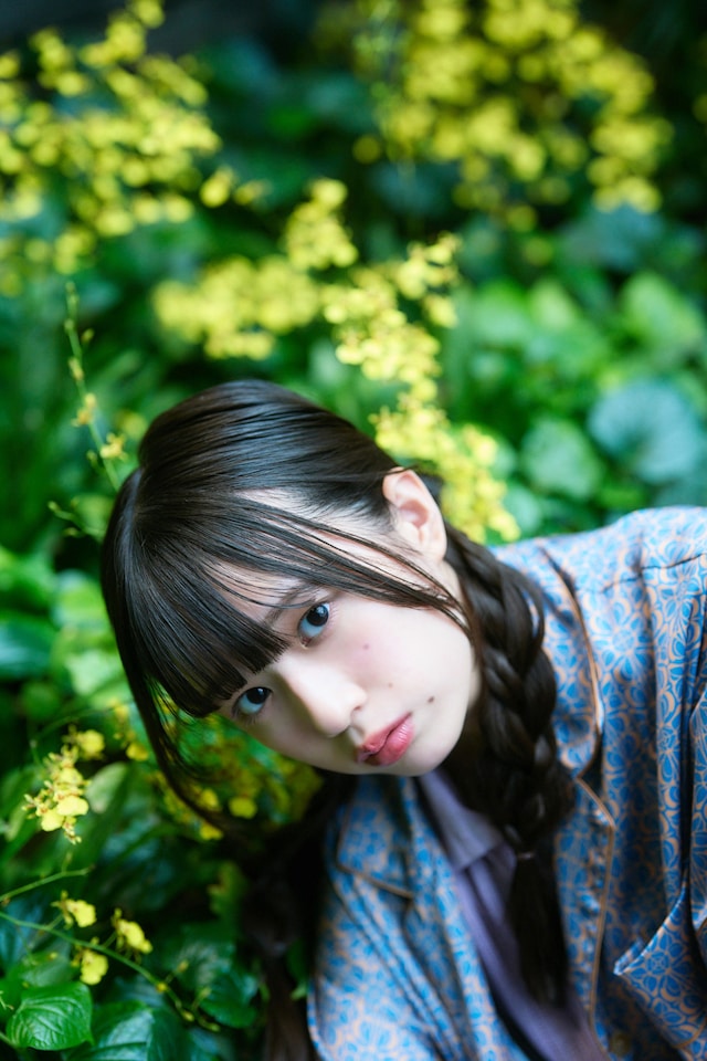 小久保柚乃「こくぼづかん 2」より。©中村和孝 / 小学館