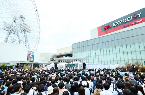 ≠ME「モブノデレラ / 神様の言うとーり！」発売記念イベントの様子。©︎YOANI/KING RECORDS