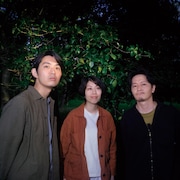 折坂悠太×松井文×夜久一によるユニット・のろしレコード、初ライブアルバムをアナログリリース