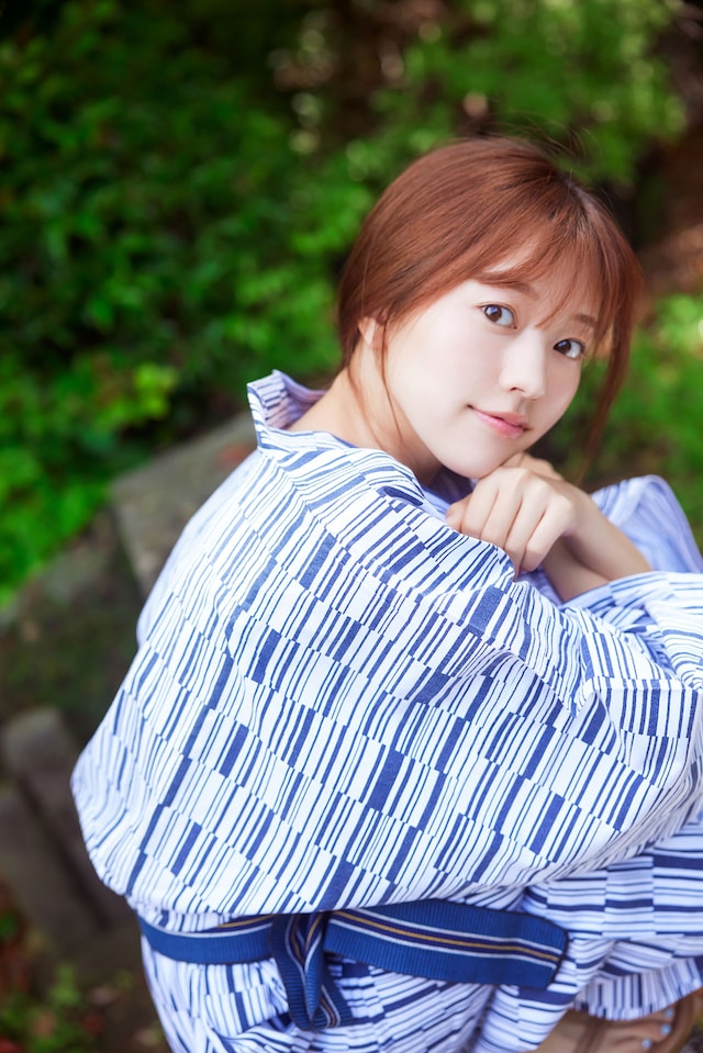 高木悠未1st写真集より、柳川市の旅館で撮影された浴衣カット。（撮影：桑島智輝）©光文社