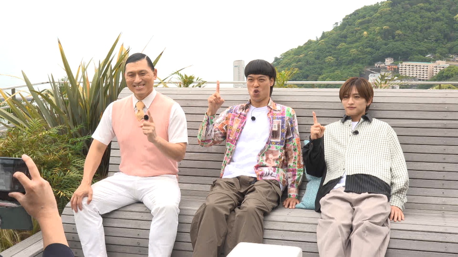 左から春日俊彰、エース、猪俣周杜。 ©日本テレビ