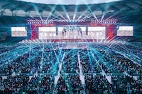 「Stray Kids World Tour ＜dominATE JAPAN＞」エコパスタジアム公演の様子。（撮影：田中聖太郎）