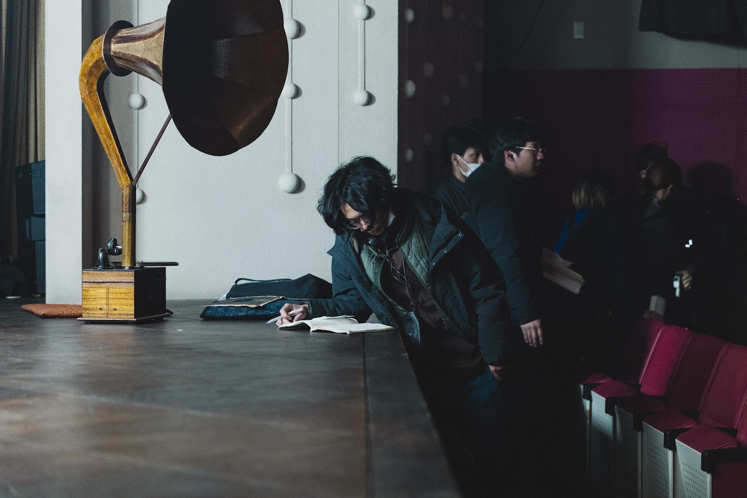 「BAUS 映画から船出した映画館」撮影現場のオフショット。　©︎本田プロモーションBAUS / boid