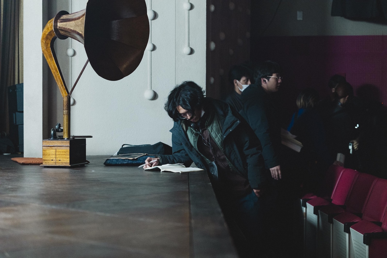 「BAUS 映画から船出した映画館」撮影現場のオフショット。　©︎本田プロモーションBAUS / boid