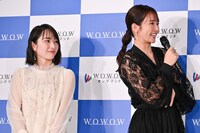 母娘役の田牧そら（左）、木村文乃（右）。イベント中も木村は田牧をさりげなくサポートする。