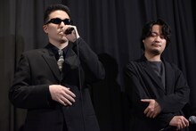 左からACE COOL、鈴木竜也。