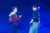 ZEROBASEONEのマシューとゴヌク。 ©CJ ENM Co., Ltd, All Rights Reserved