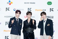 ZEROBASEONEのゴヌク、ジャンハオ、ハンビン。 ©CJ ENM Co., Ltd, All Rights Reserved