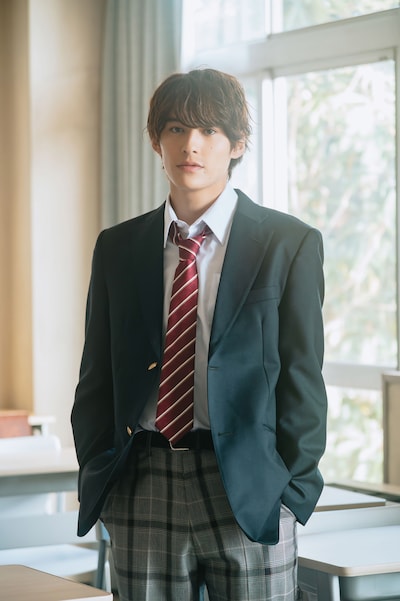 海野翔役の関哲汰（ONE N' ONLY）。©「年下童貞くんに翻弄されてます」製作委員会・MBS