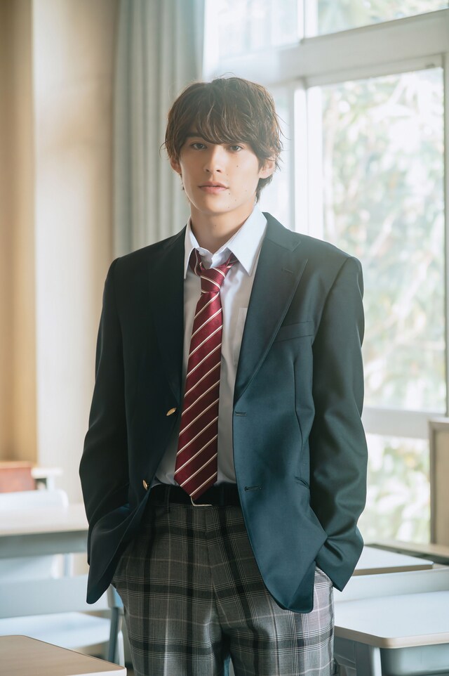 海野翔役の関哲汰（ONE N' ONLY）。©「年下童貞くんに翻弄されてます」製作委員会・MBS