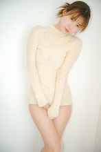 「présent」より、生田衣梨奈のお気に入りカット。