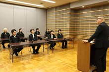 timeleszとシソンヌの長谷川忍。©︎フジテレビ