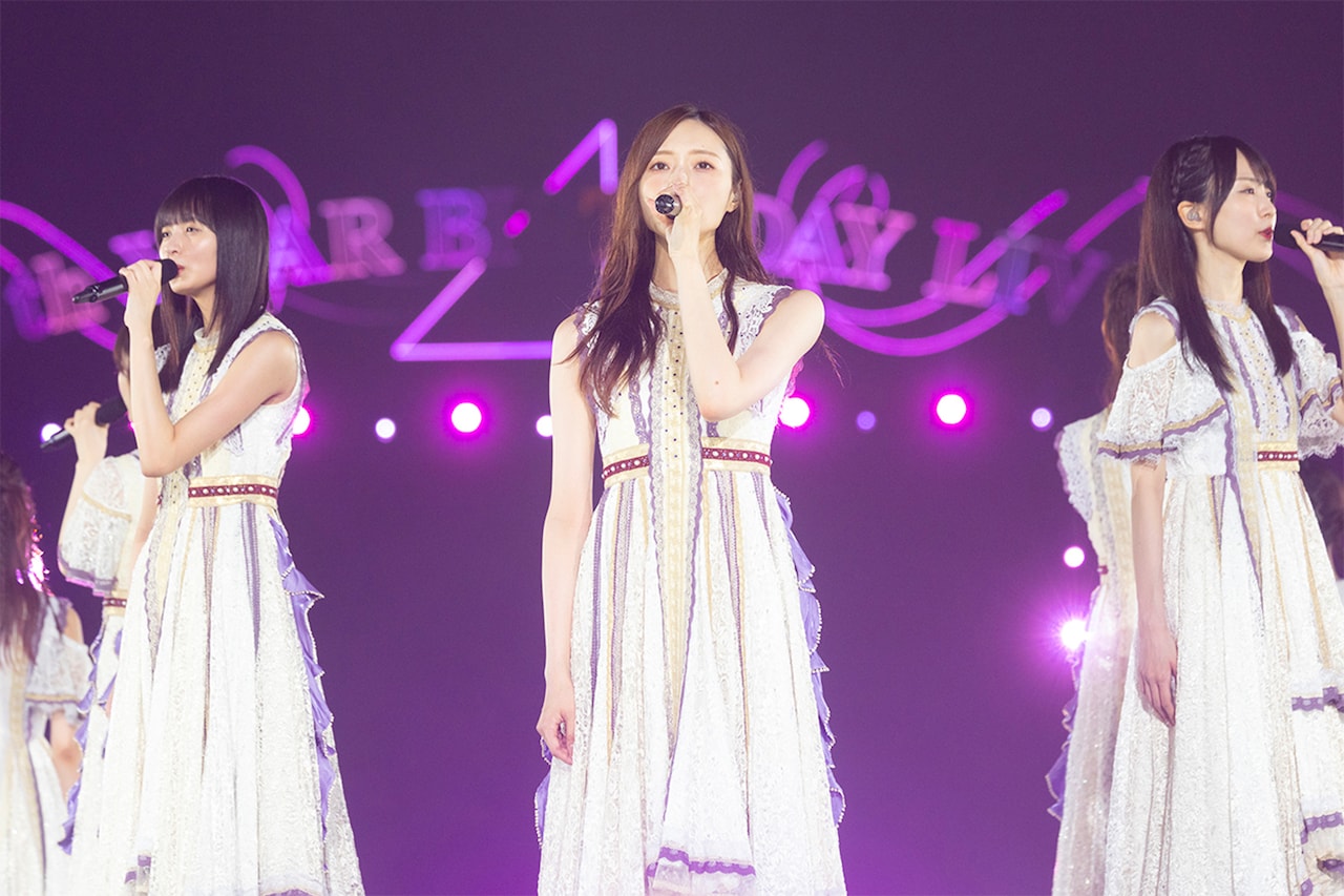 乃木坂　13thBIRTHDAYLIVE　生写真 乃木坂46 13th YEAR BIRTHDAY LIVE」の様子。（撮影：鈴木健太