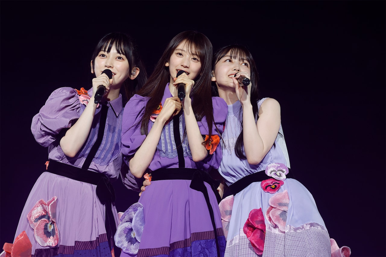 矢田萌華 13周年記念 座りヨリ アニバ 左から池田瑛紗、矢田萌華、久保史緒里。（撮影：鈴木健太