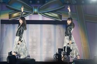 賀喜遥香と遠藤さくら。（撮影：鈴木健太［KENTA Inc.］）