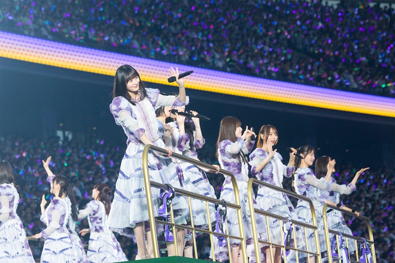 乃木坂　13thBIRTHDAYLIVE　生写真 乃木坂46 13th YEAR BIRTHDAY LIVE」の様子。（撮影：鈴木健太