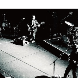 素顔見せないバンド・Epifunniesの「Hazy Sunny」ライブ映像公開