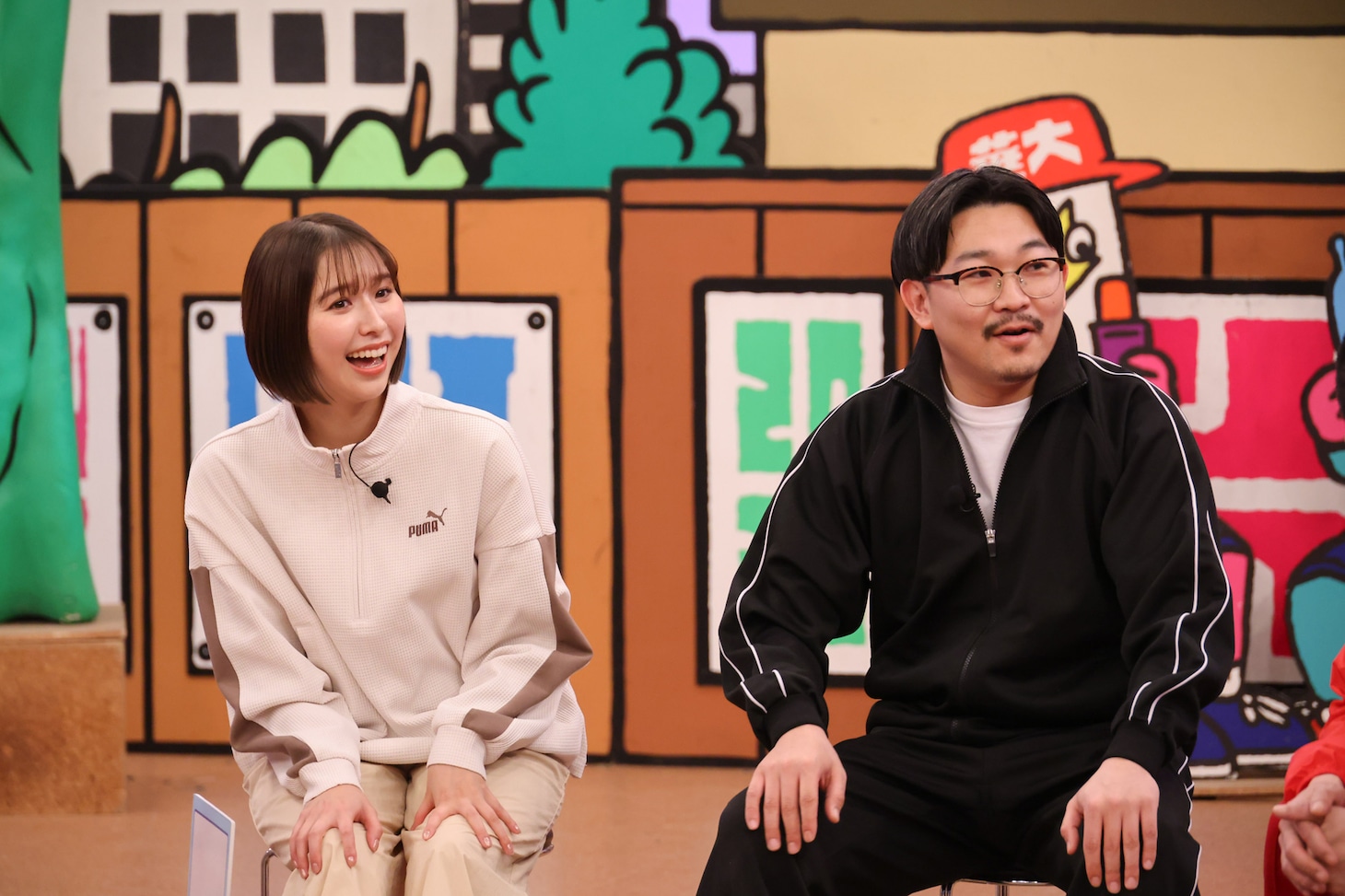 左から玉井詩織（ももいろクローバーZ）、伊藤俊介（オズワルド）。©カンテレ