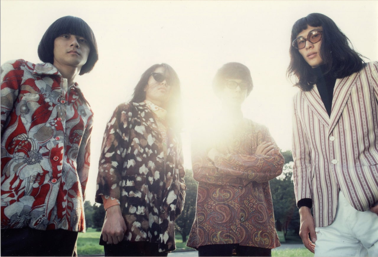 ワウ・ワウ・ヒッピーズ。左より木暮晋也(G)、宗像淳一(Vo)、白根賢一(Dr)、高桑圭(B)。(撮影:中森泰弘 / 提供:木暮晋也)