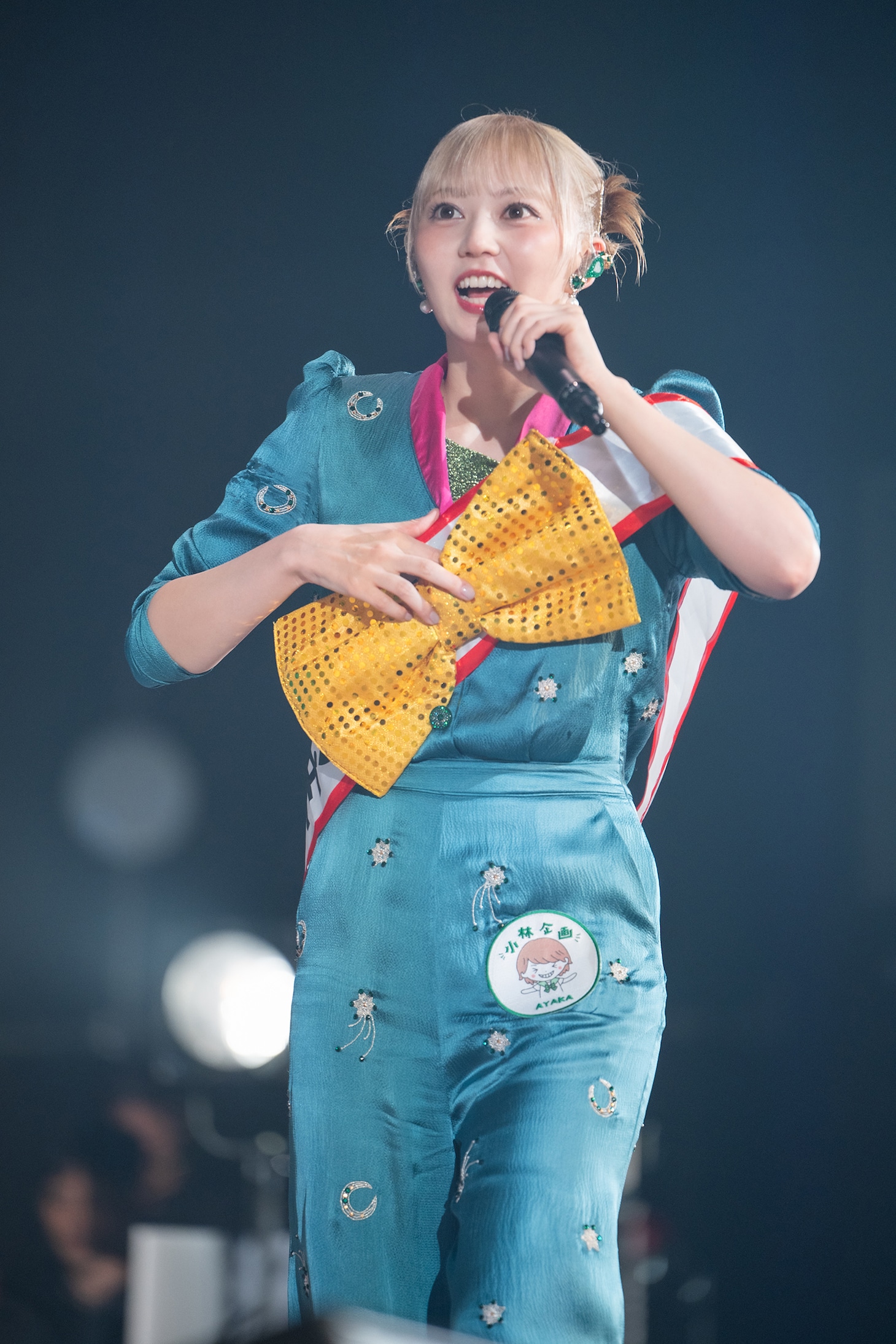 安本彩花
