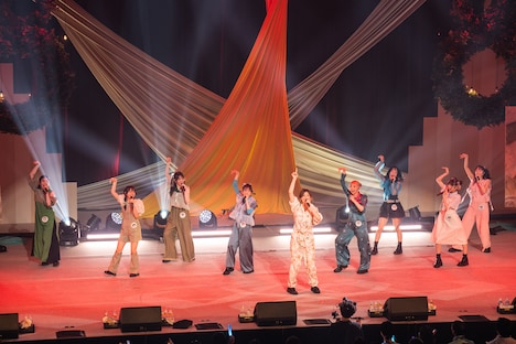 Kanadevia Hallに現れた野鳥の群れ。