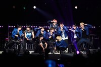 TREASURE。「2025 TREASURE FAN CONCERT [SPECIAL MOMENT] IN JAPAN」より。