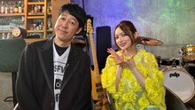 「小籔&ゴマキのうたばなし」より。左から、小籔千豊、後藤真希。©BS-TBS