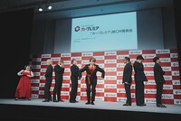 「カープレミアジェスチャー伝言ゲーム対決」の様子。