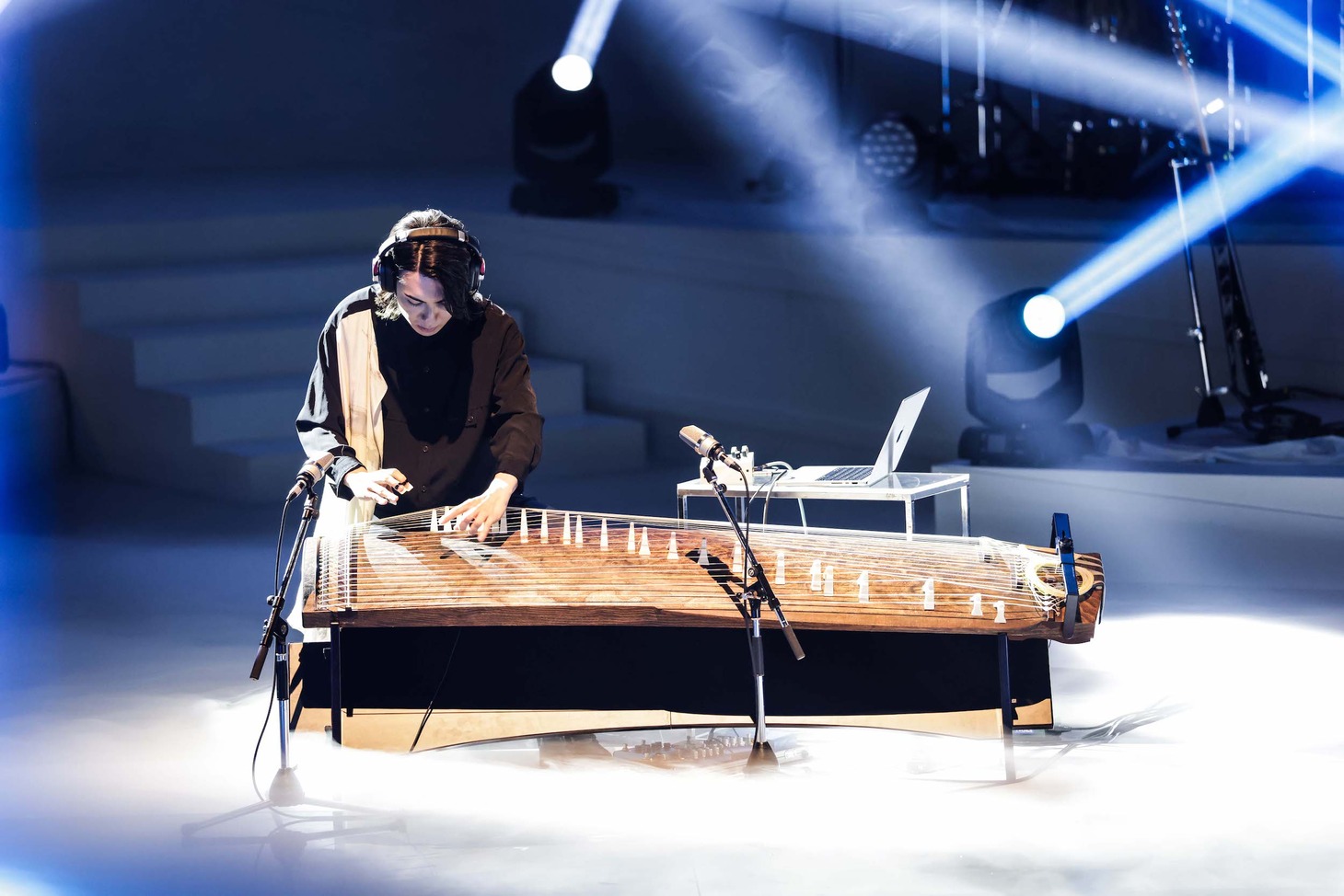 LEOによるパフォーマンスの様子。©CEIPA / MUSIC AWARDS JAPAN2025
