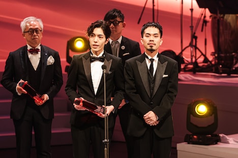 「ラジオ特別賞」を受賞した離婚伝説。©CEIPA / MUSIC AWARDS JAPAN2025
