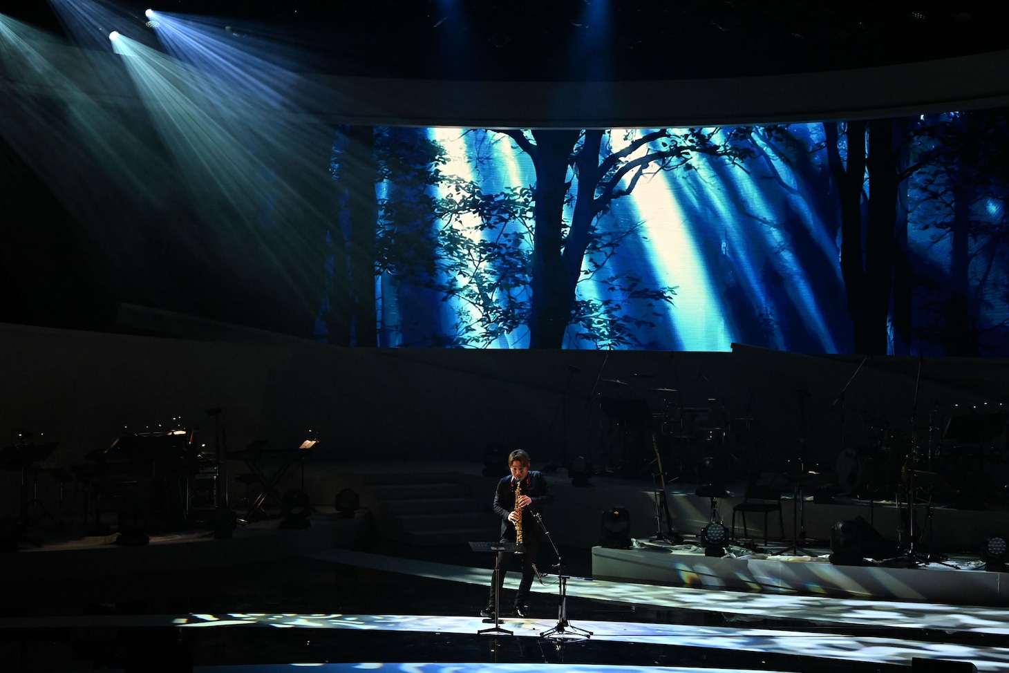 上野耕平によるパフォーマンスの様子。©CEIPA / MUSIC AWARDS JAPAN2025