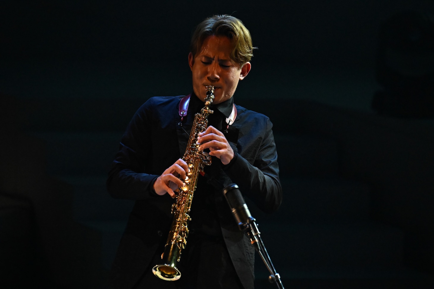 上野耕平によるパフォーマンスの様子。©CEIPA / MUSIC AWARDS JAPAN2025
