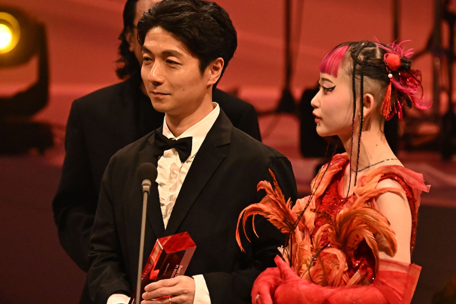 「最優秀ダンス・エレクトロニック楽曲賞 in association with JDDA」を受賞した水曜日のカンパネラ。©CEIPA / MUSIC AWARDS JAPAN2025
