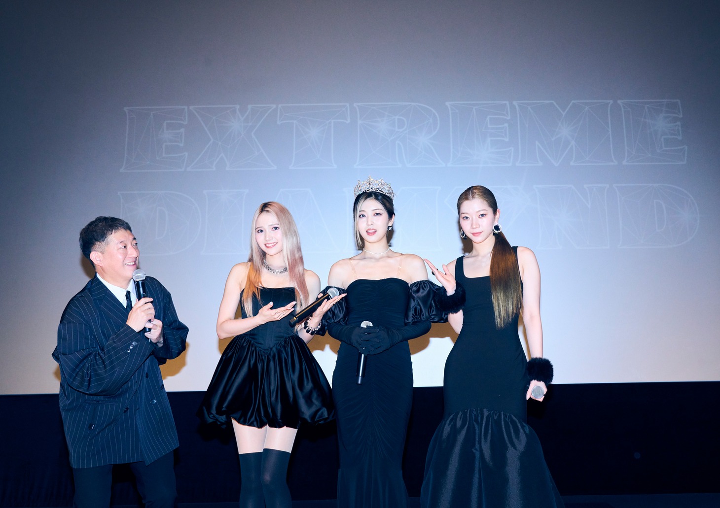 「IS:SUE 3RD SINGLE "EXTREME DIAMOND" RELEASE PARTY」より。©LAPONE GIRLS