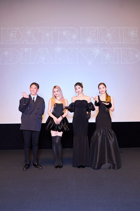 IS:SUE ©LAPONE GIRLS