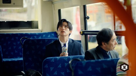 新CM「だけ旨を想う男 ズッキーニ」編より。