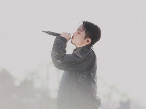 マーク（NCT 127）。「ONENESS -MARK（NCT）-」より。（photo by Takumi Kawashita）