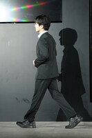 退場する岩田剛典。